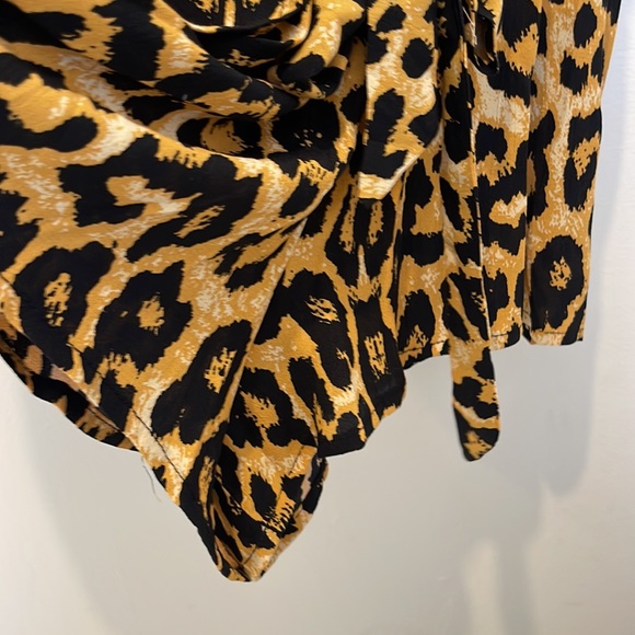 Urban Outfitters leopard jumper - Picture 4 of 6